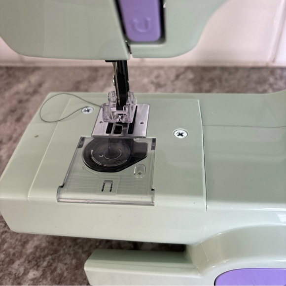 Janome New Home Sewing Machine Model 525B Sewing Machine Works Mystical Mint - Picture 5 of 10